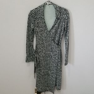 DVF Jeanne Silk Mint Green Black Wrap Dress Sz 4